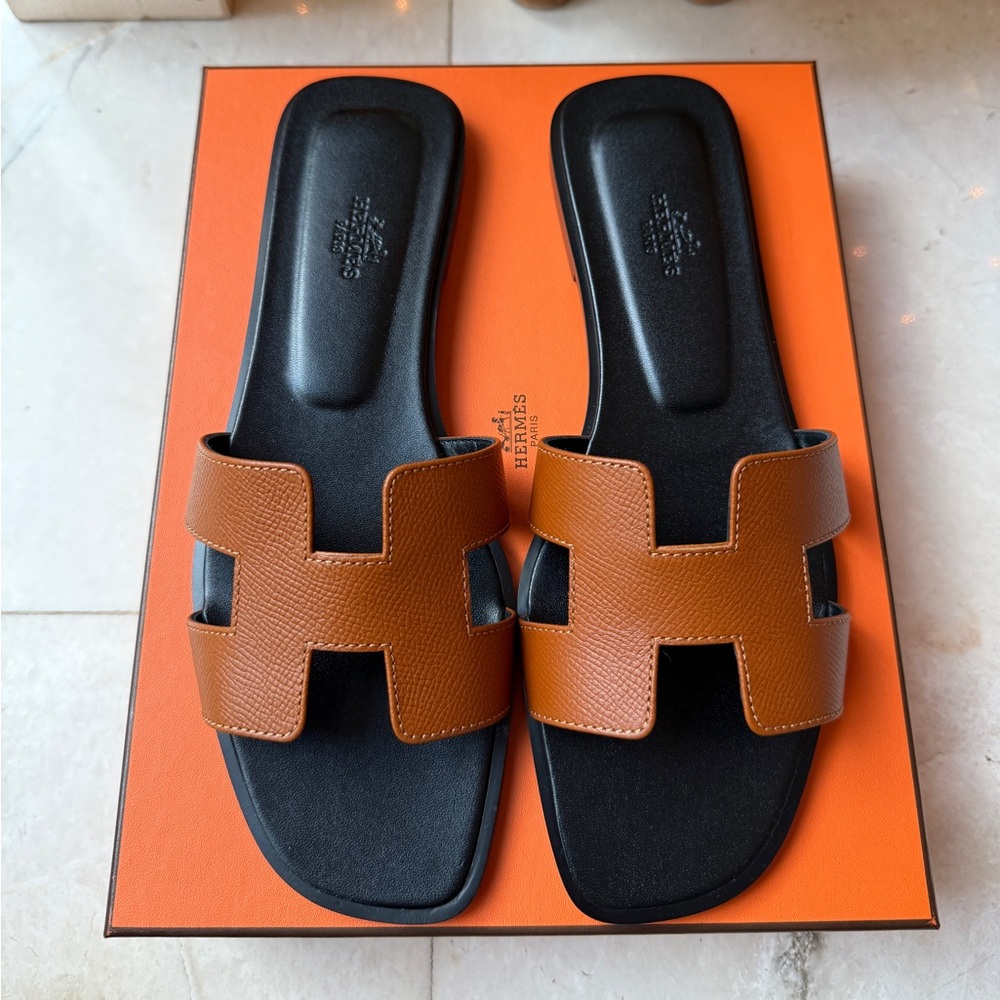 Hermes Oran Naturel Epsom Heritage Calfskin Leather Brown Black Sandals Flats